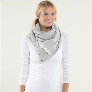 Lululemon Vinyasa Scarf in mint green